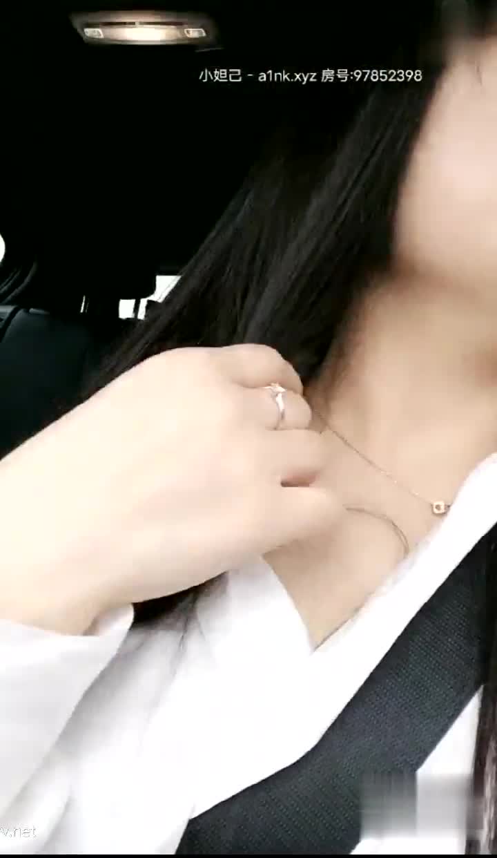 【新一代女探花】什么都玩N场收费大秀~闺蜜俩人各种玩【20V】 (18)