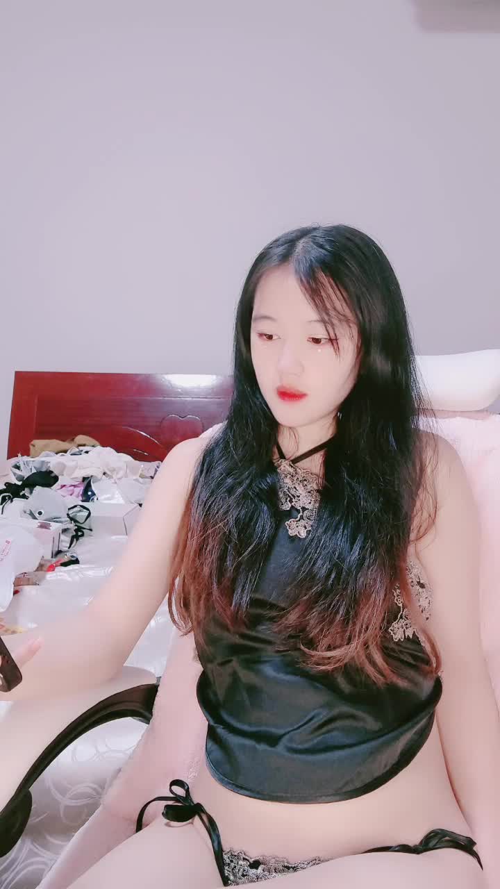 新合集~全身雪白粉嫩的可爱小妹妹【04小朋友】洗澡秀~自慰秀~扭动青春【12V】 (7)