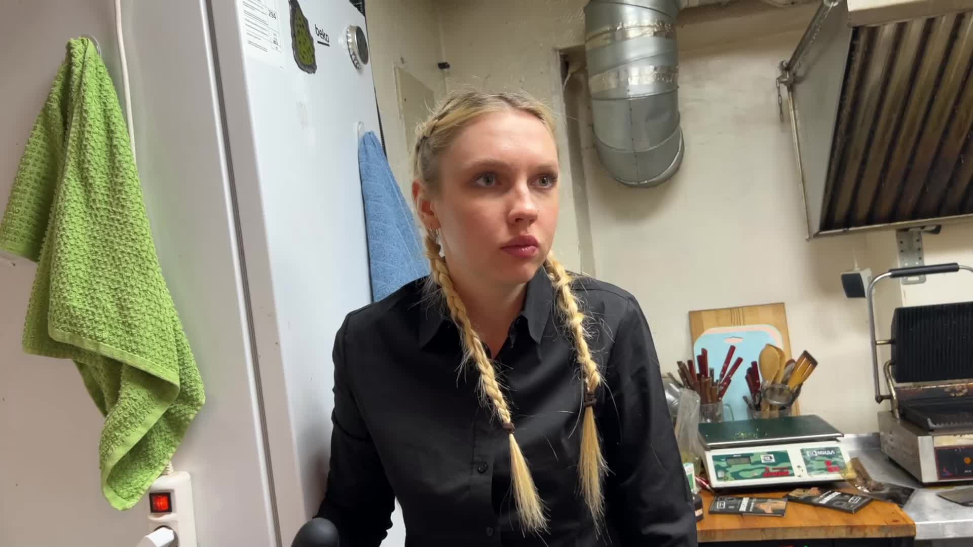 【dirtypub】-快餐店后厨三位佳丽，做餐自慰两不误【18V】1 (17)