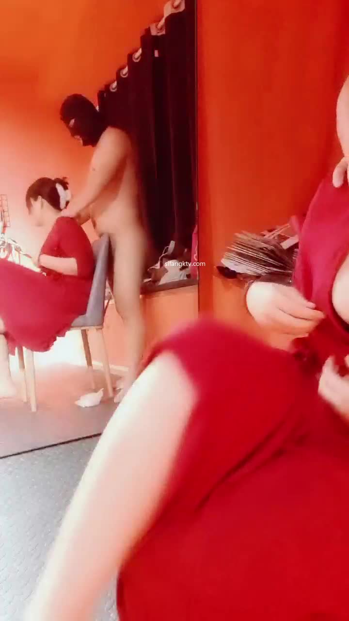 抖s女王【天蝎女皇】调教狗奴~!泥封绳吊鞭打~狗笼滴蜡~舔圣水【39v】 (9)