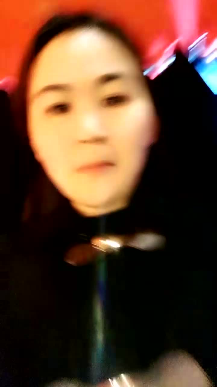 抖s女王【天蝎女皇】调教狗奴~!泥封绳吊鞭打~狗笼滴蜡~舔圣水【39v】 (37)