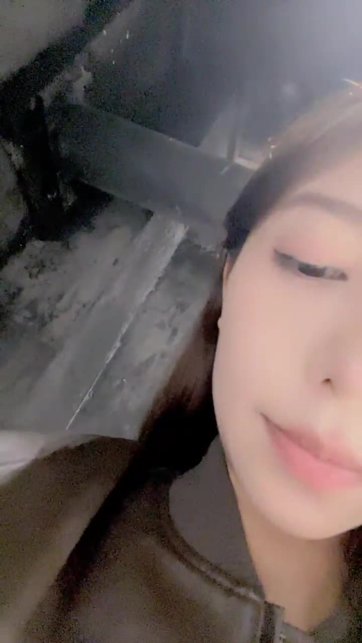 新合集~年末颜值女神回归【狗蛋】逼带跳弹~淫水滚滚~扣逼自慰秀【31V】 (4)