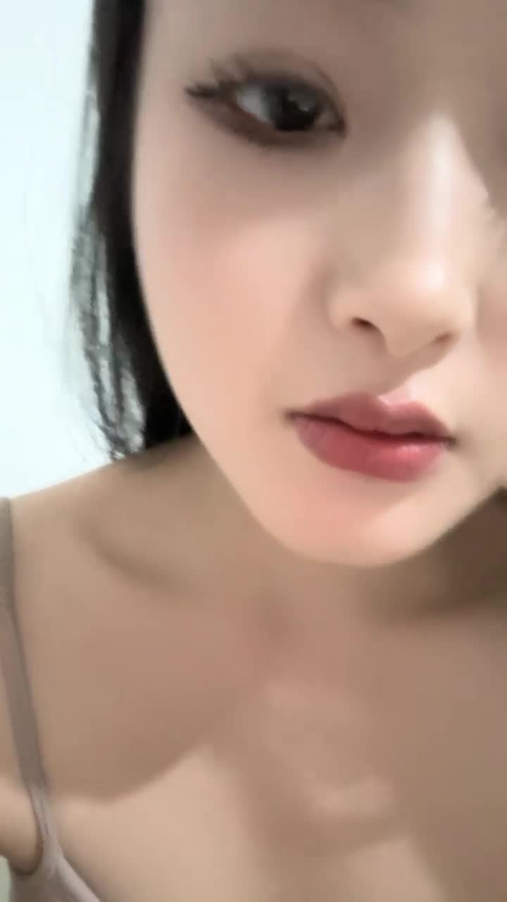 山区学姐【小陈陈】极品美乳~夜间户外~掰穴自慰~~喷水【60V】 (32)