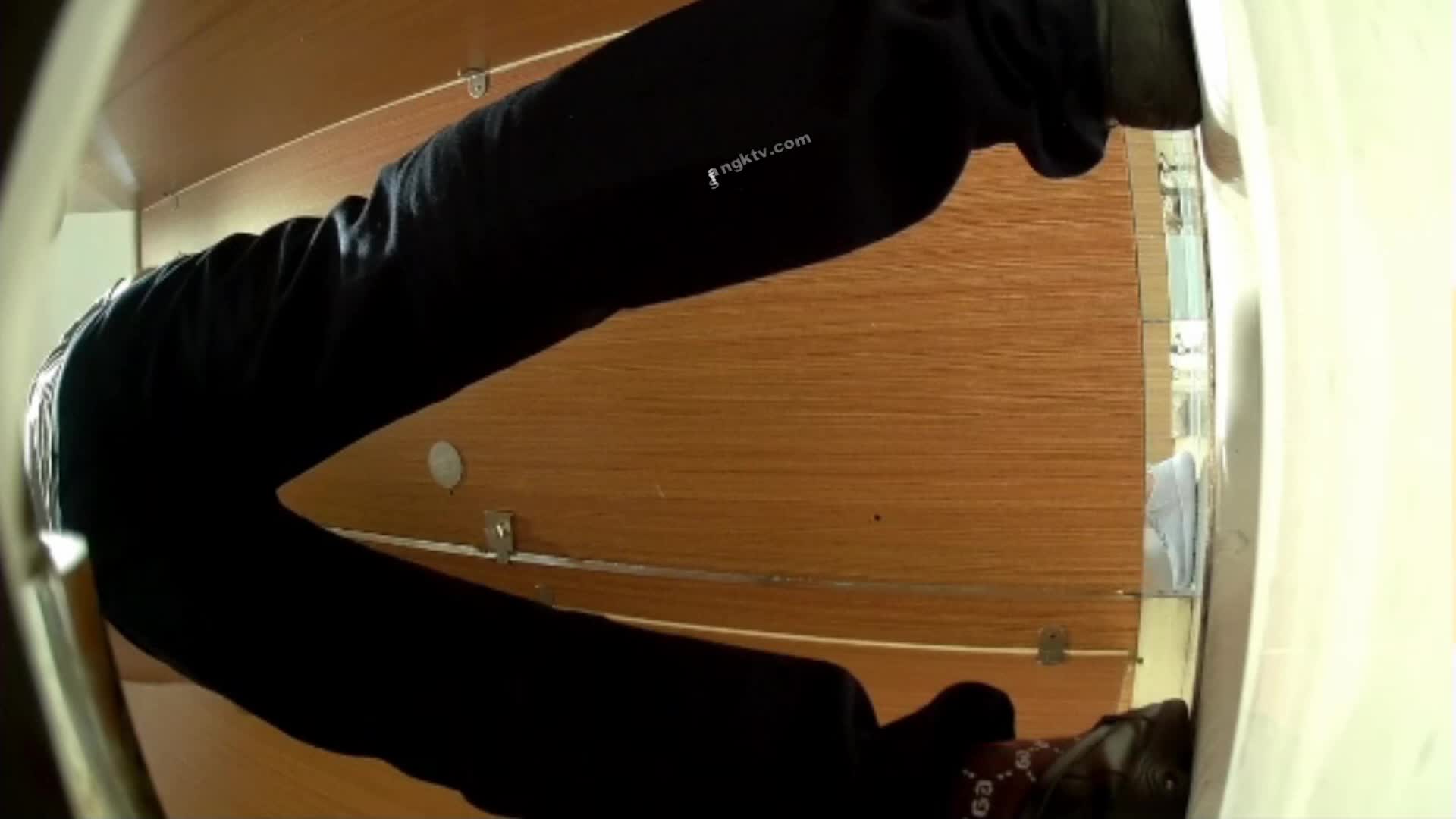 某房流出【商场女厕全景后拍】少妇 小姐姐 拉屎撒尿合集【296V】 (161)