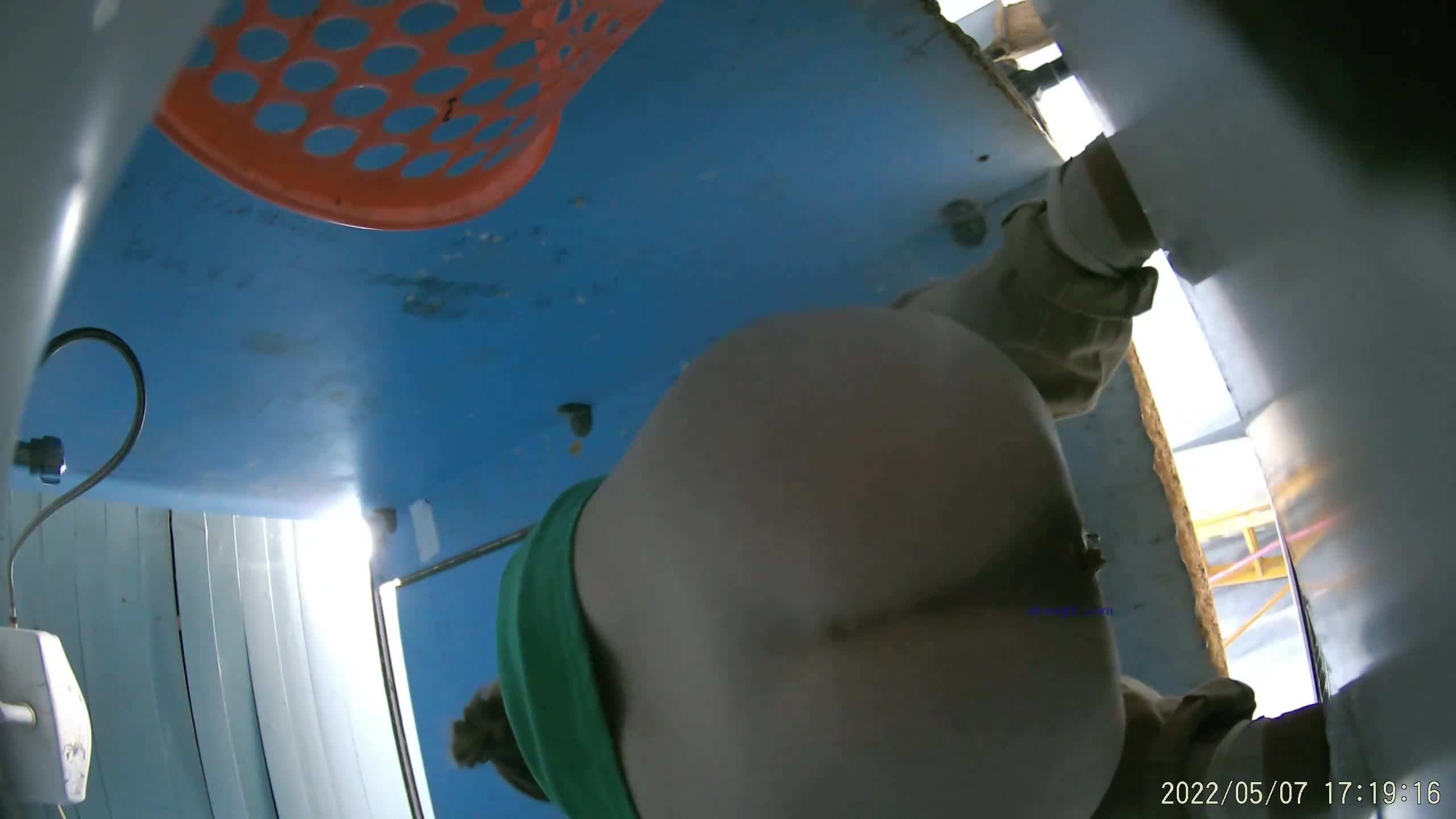 某房流出【商场女厕全景后拍】少妇 小姐姐 拉屎撒尿合集【296V】 (25)