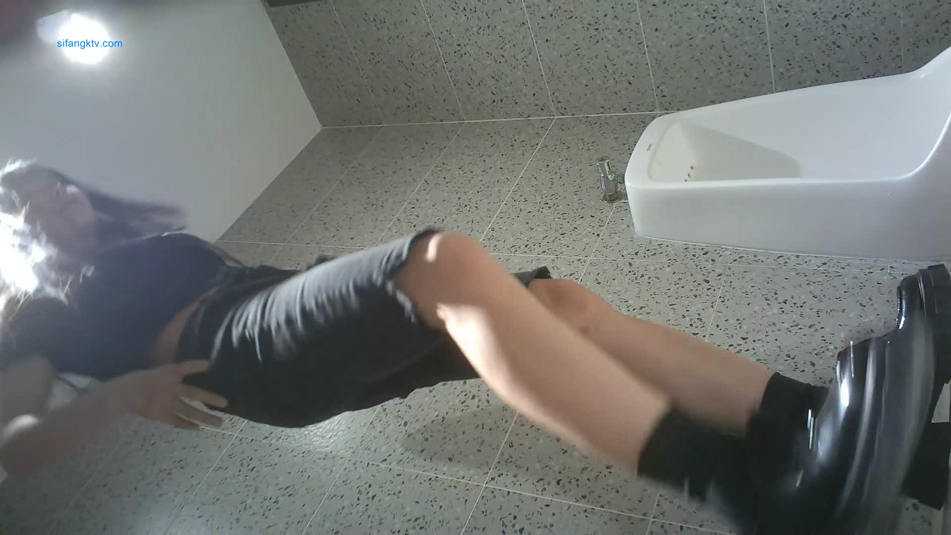 某房流出【商场女厕全景后拍】少妇 小姐姐 拉屎撒尿合集【296V】 12(73)