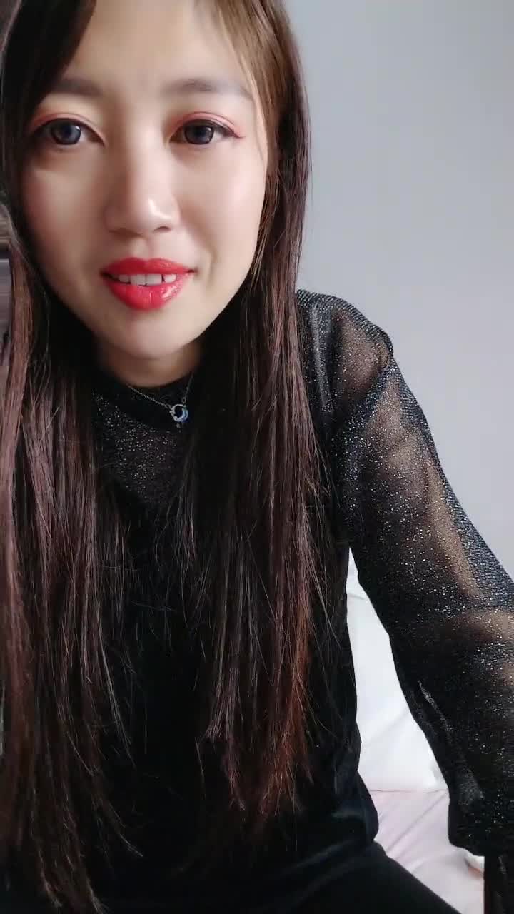 顶级欲姐【花儿让你采】巨乳戴乳夹~手抠指插道具嗨~扩阴器~狂喷【19V】 (19).MP4