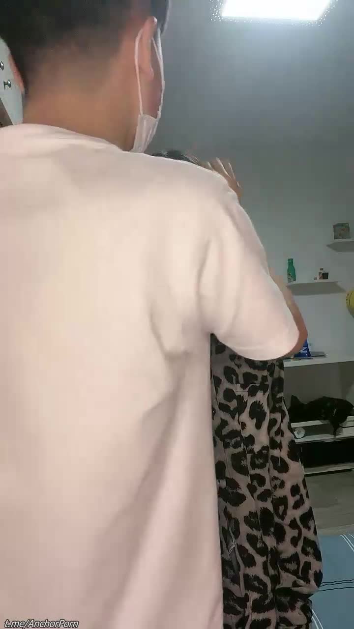 一脸稚气的00后小情侣  毛都没长全【玉兔娇臀】天然白虎嫩逼 无套啪啪【29v】 (24)