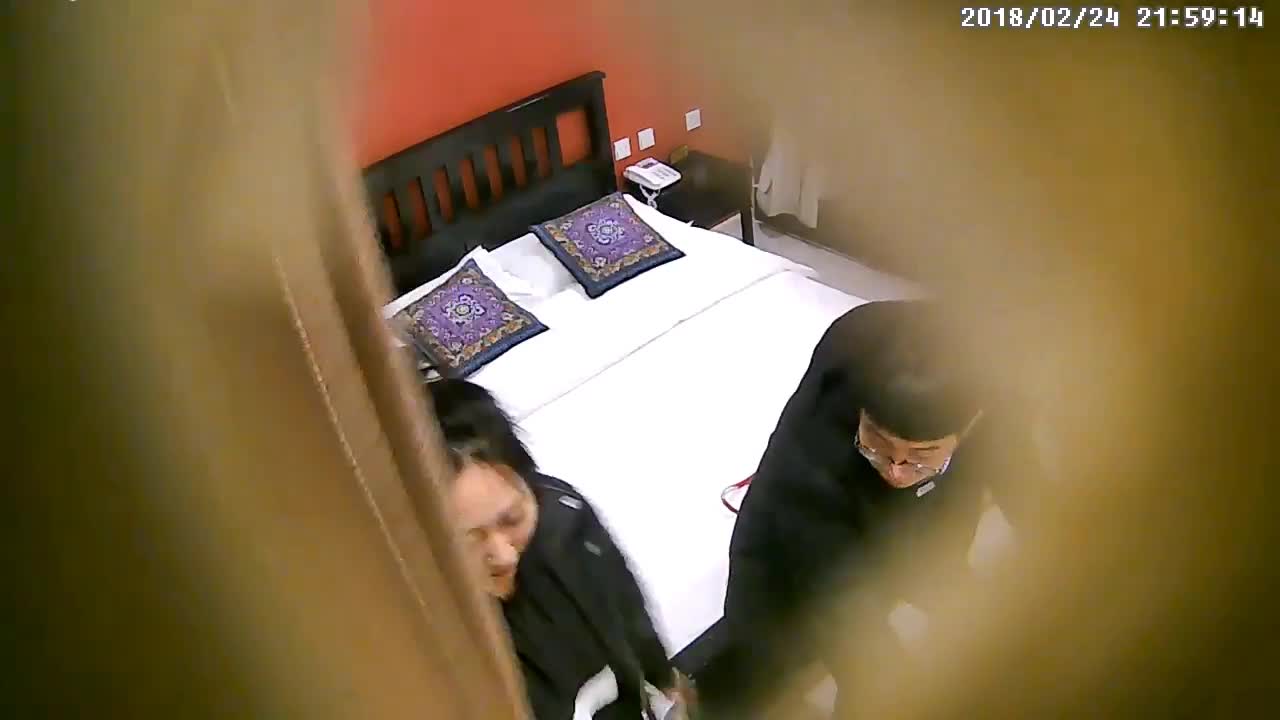 360摄像头偷拍 绿色植物及欧式主题房精选合集 妹子叫道“射里面射外面都行”【30v】 (2)