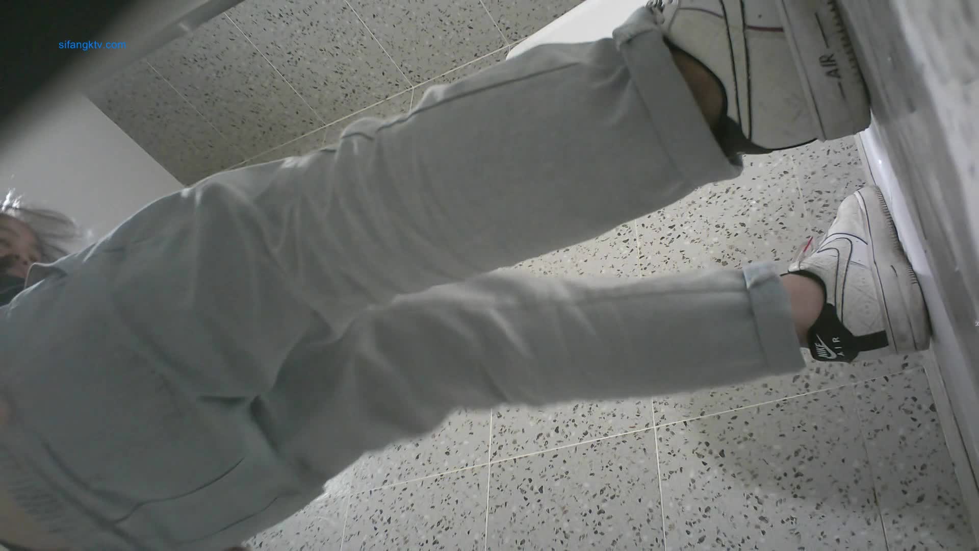 某房流出【商场女厕全景后拍】少妇 小姐姐 拉屎撒尿合集【296V】 12(51)