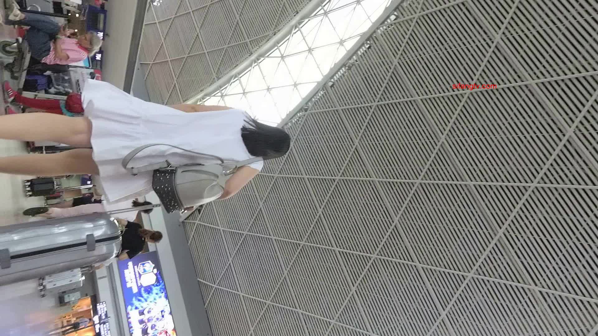 极品抄底 viss机场抄底系列 偷拍各种少妇嫩妹裙底【20v】 (15)