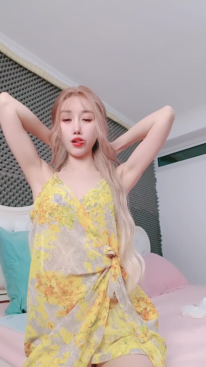 绝顶女神【权欲茶茶】纯欲少女~模特身材~疯狂扣穴白浆直流【11V】 (8)