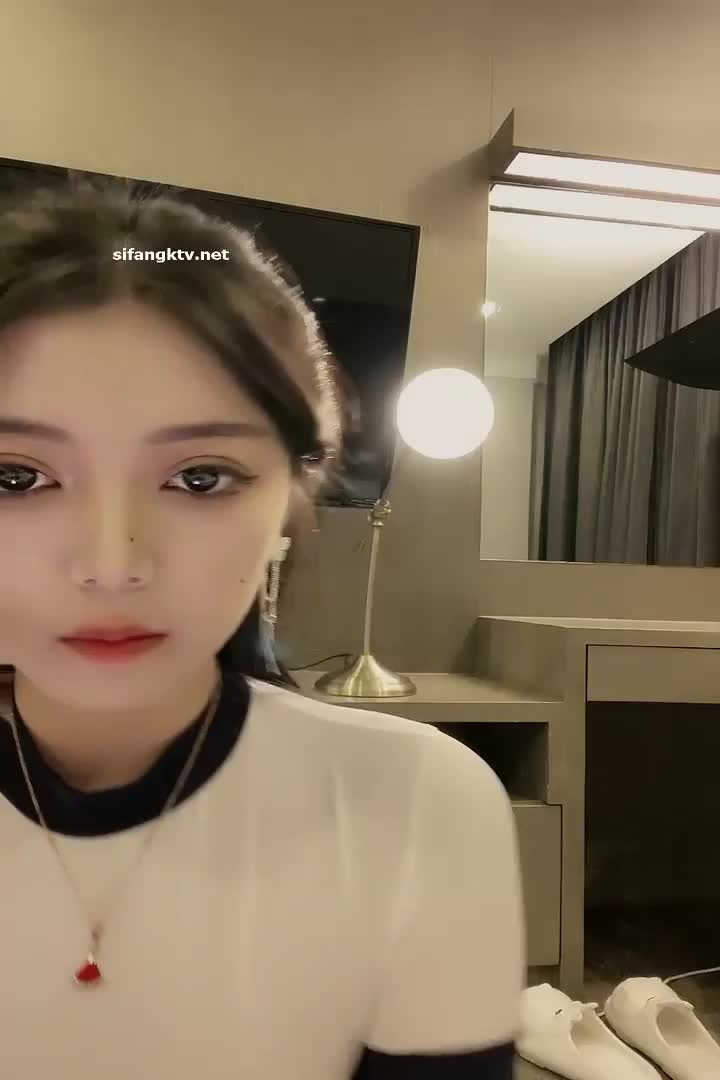 超人气女神【这女孩好看】人气女神回归~无套啪啪~掐脖骑操~口爆【20V1】12 (2)