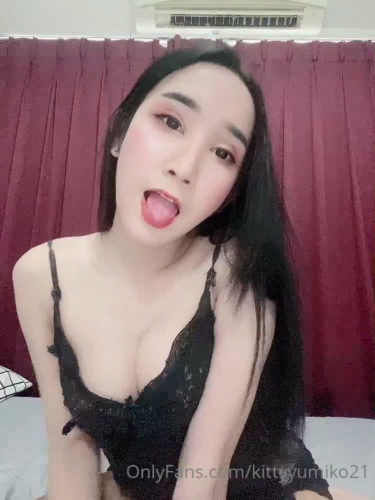 TS伪娘人妖❤️Kittyyumiko❤️喜欢和直男做 甜美可爱的外表下长着一根大肉棒 反差感十足！【219V】 (26)