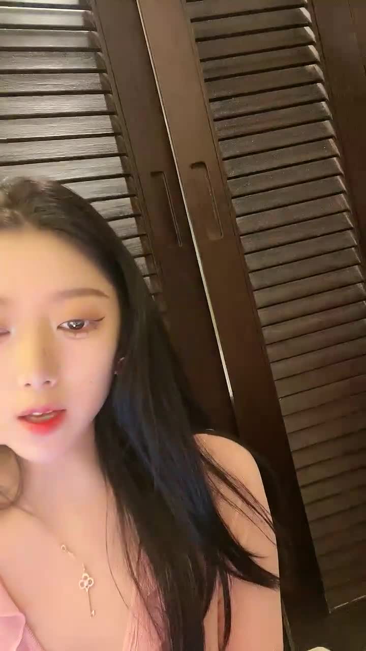 超人气女神【这女孩好看】人气女神回归~无套啪啪~掐脖骑操~口爆【20V1】12 (2)1