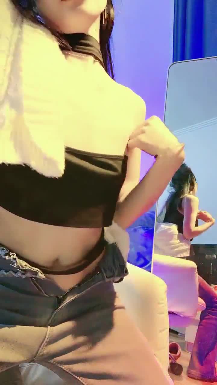 风骚裸舞主播【清芝】阴毛旺盛 扳穴裸舞诱惑【40v】 (1)