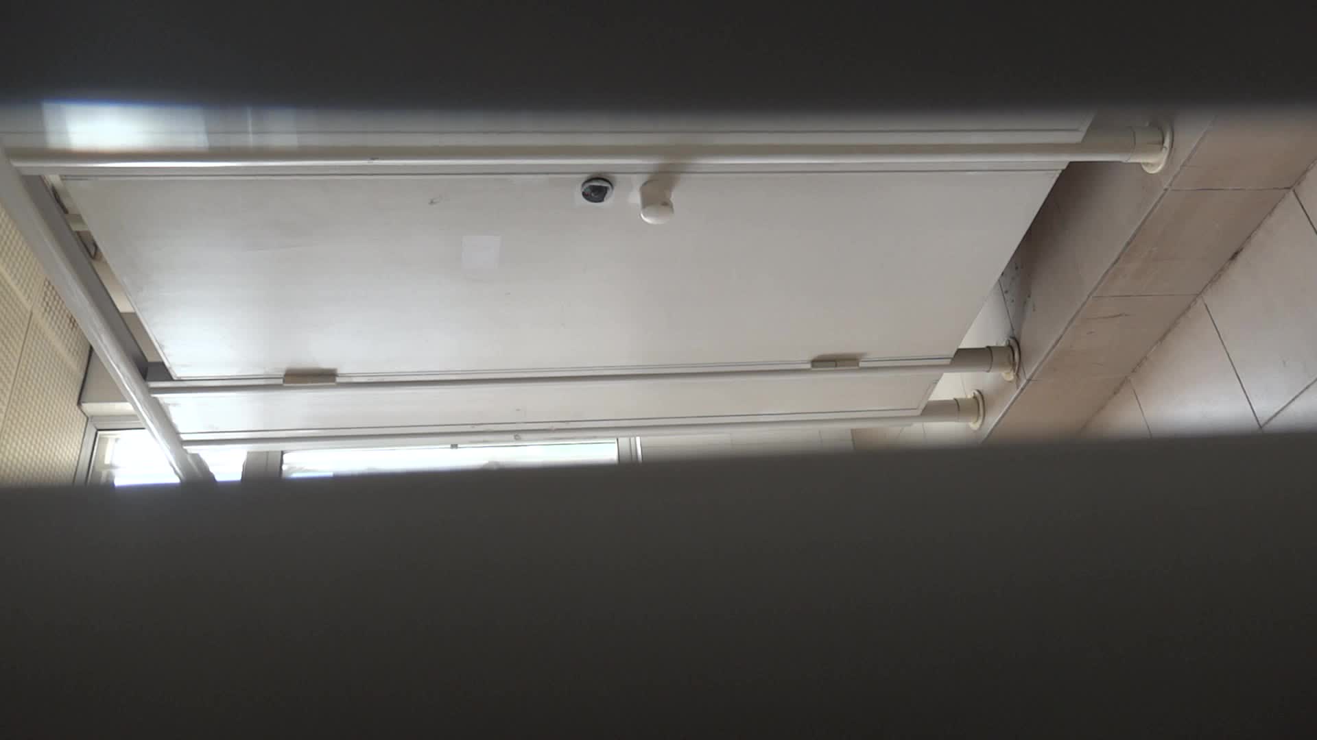 Qian-P系列 商场厕拍合集，超清特写 阴毛阴唇清晰可见 好多高颜值 白领 学生妹【600v】 (1)