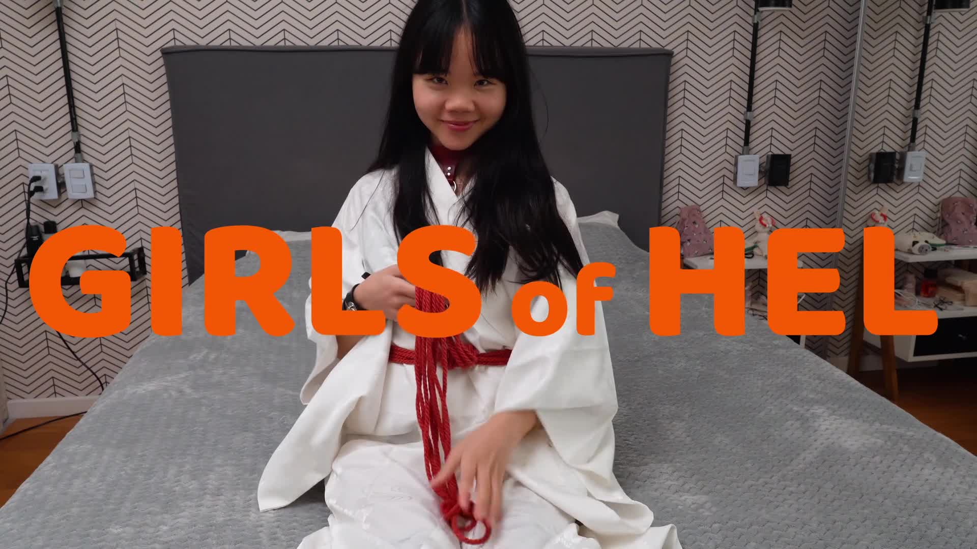 亚裔萝莉FlameHEL和外国大叔BDSM，道具捆绑强制高潮被活活操哭！【256v】 (3)