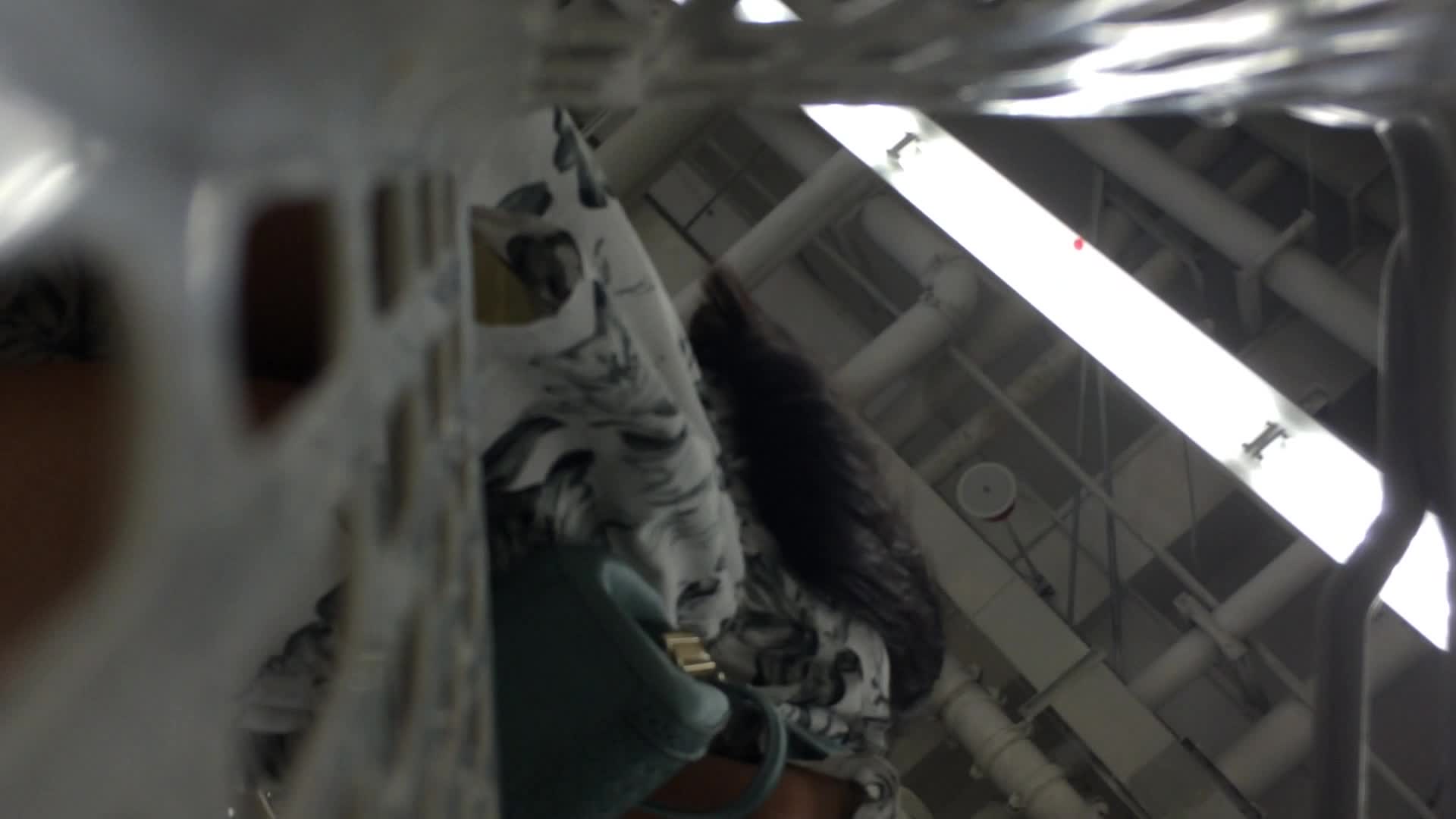 大神极限抄底 各种透网骚丁 透明蕾丝内 无内 尽情展示 【130V】 (100)