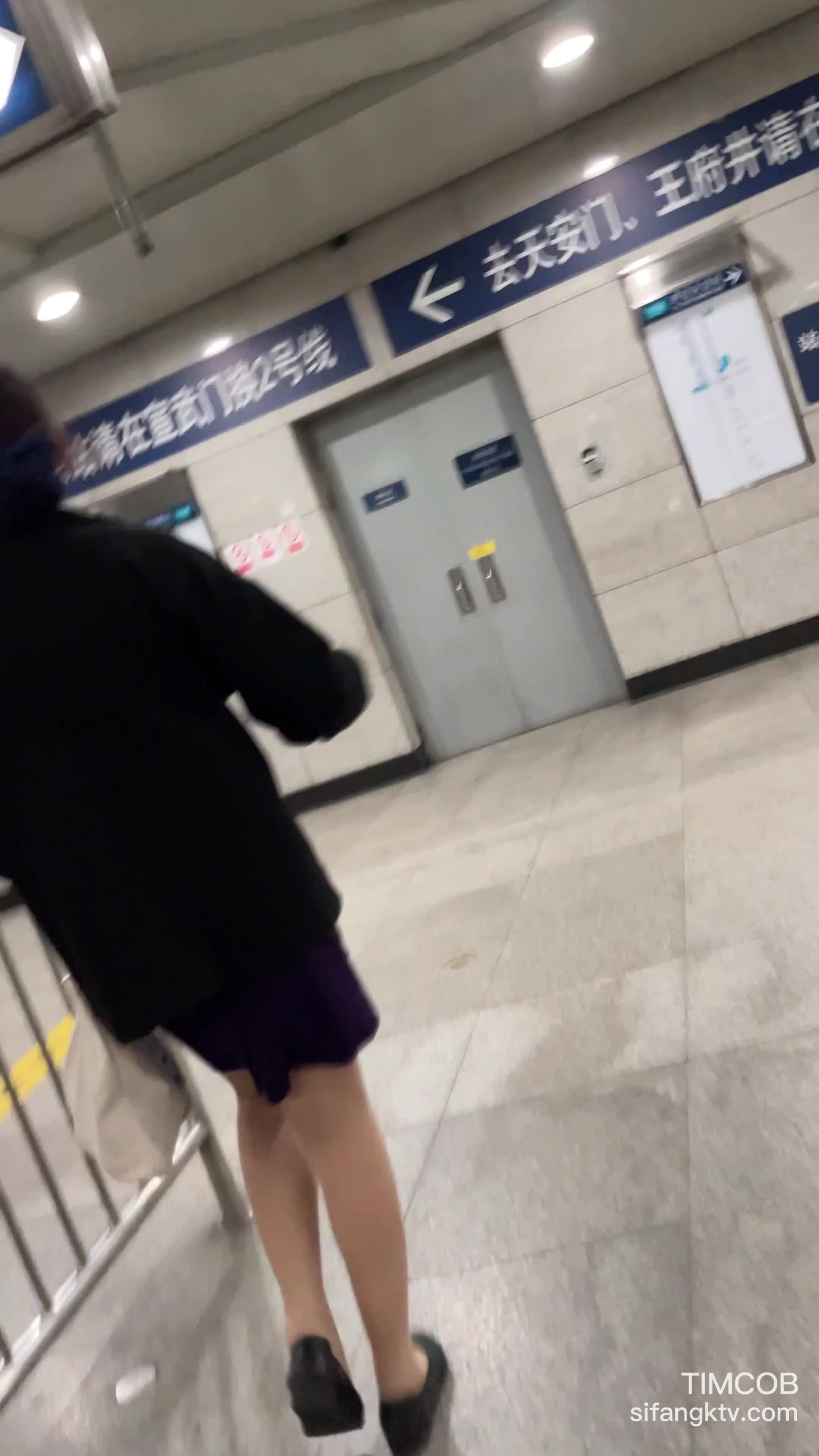 大神极限抄底 各种透网骚丁 透明蕾丝内 无内 尽情展示 【130V】 (25)