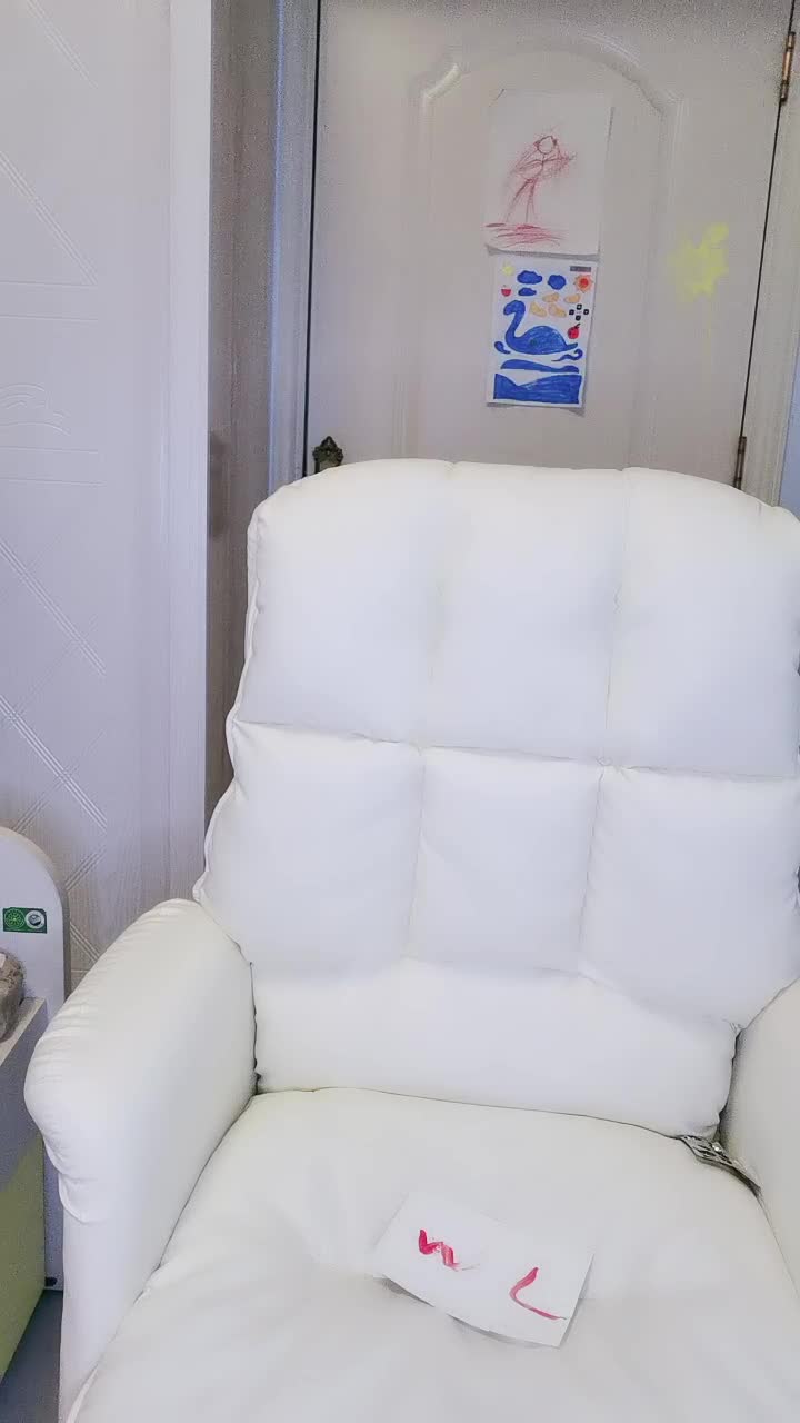 绿播【01年毛毛】性感黑丝~骚舞扭动~揉胸聊骚【18V】 (13)