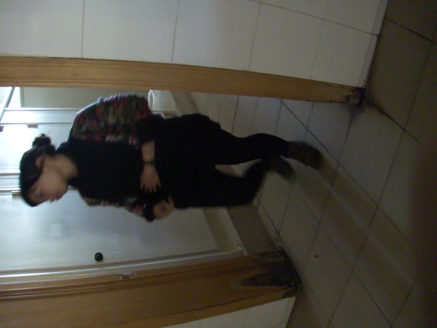 Qian-P系列 商场厕拍合集，超清特写 阴毛阴唇清晰可见 好多高颜值 白领 学生妹【600v】 (2)