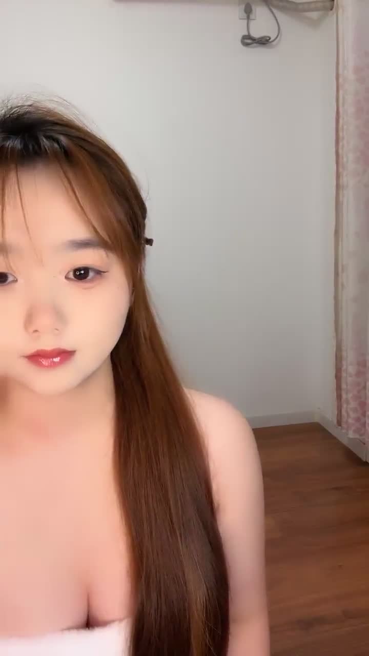 抖奶裸舞【网速卡小侠】直播抠逼自慰 掰穴特写【18v】 (18)