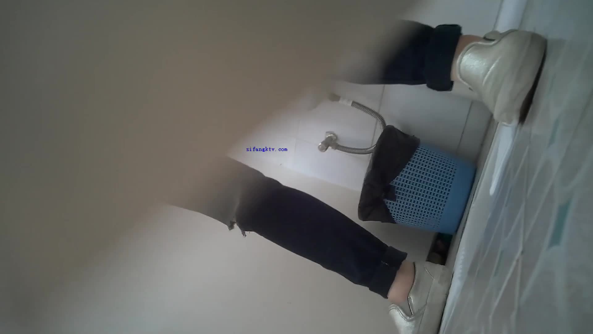 众多极品视频整理厕拍  小逼嘘嘘  各种肥美鲍鱼【140V】 (22)