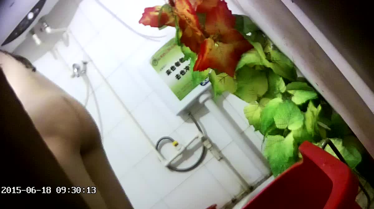 卫生间偷拍 女生背刺室友 偷拍宿舍闺蜜卫生间洗澡更衣 尿尿生活日常【200v】 (121)