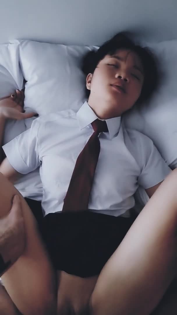 亚裔萝莉FlameHEL和外国大叔BDSM，道具捆绑强制高潮被活活操哭！【256v】 (20)