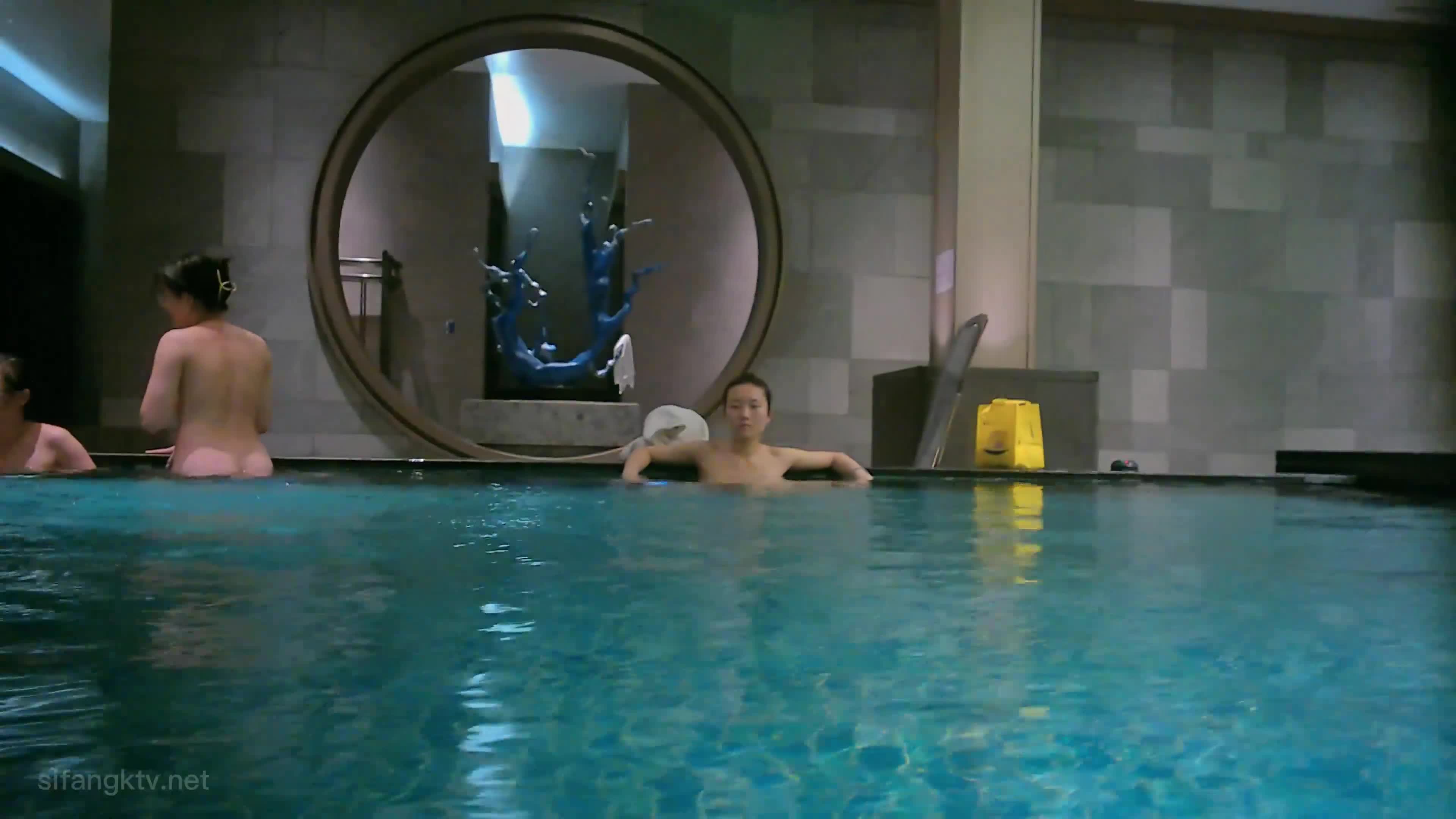 ❤️沐浴春光❤️  一群美女脱光光  奶子和鲍鱼一览无余 【24V】 (23)