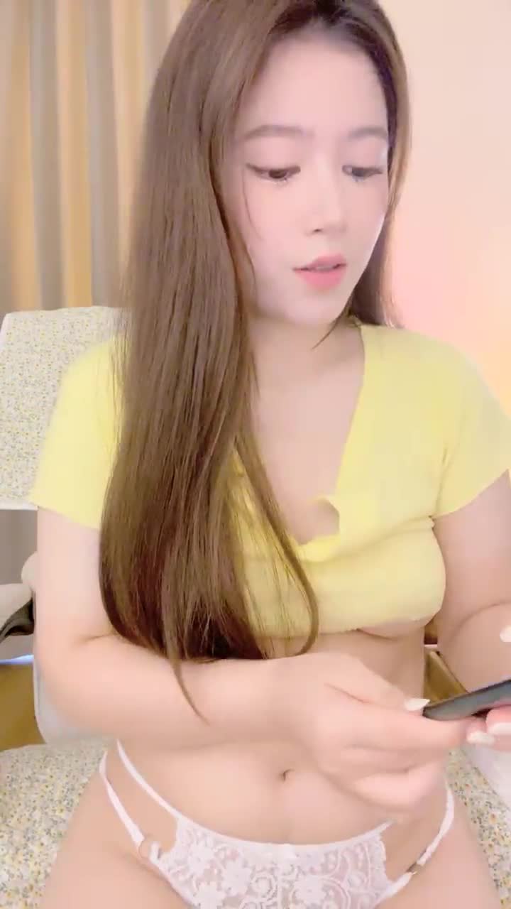 巨臀颜值御姐【小媛媛呀】肥臀诱惑~裸舞诱惑~道具自慰【22V】 (22)