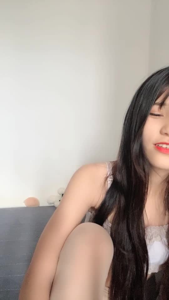 极品女大学生炮友各种体位啪啪【广西表妹】直播赚学费，全裸抠逼紫薇跳蛋【57v】 (23)