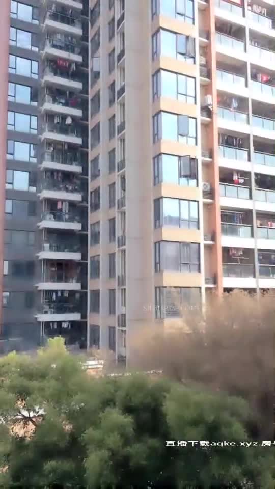 极品颜值骚货【小母狗很骚哦】露脸全裸露出口交【100v】 (135)