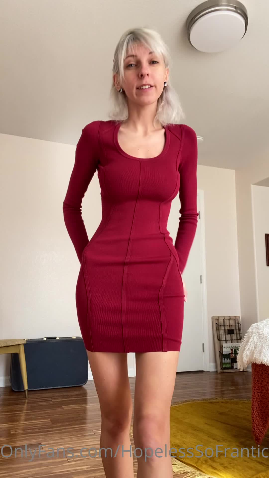 【自整理】练习瑜伽的苗条少女把紧身裤剪个破洞做一字马劈叉，这下不勒小逼了！【203V】 (176)