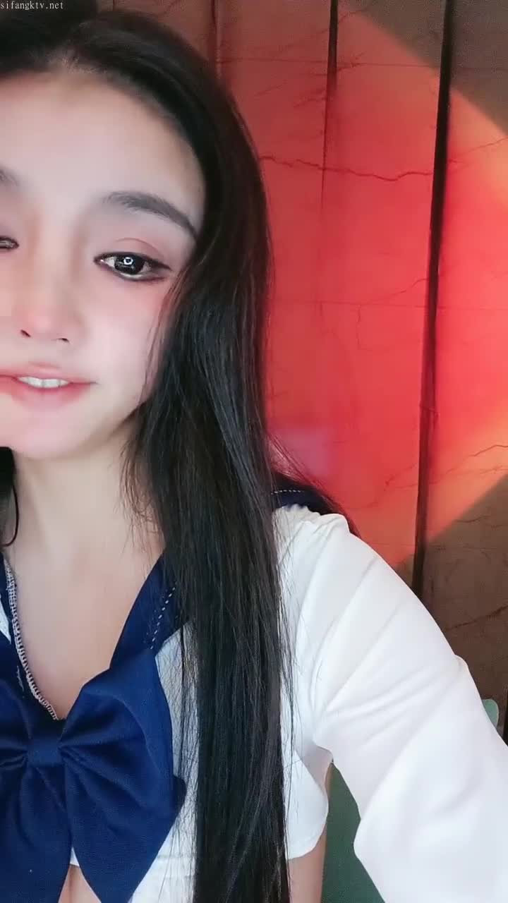 绿播下海【姑奶奶】裸舞大秀~尺度全开~还会弹琴【12V】 (9)