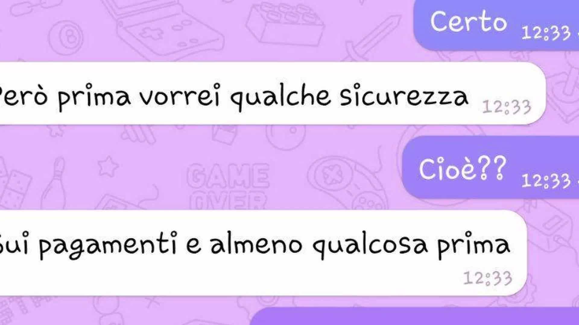 Finta madre, finta sorellastra, finta stundetessa italiana è stufa dei vostri messaggi in chat (ph5f751d5d12c93)
