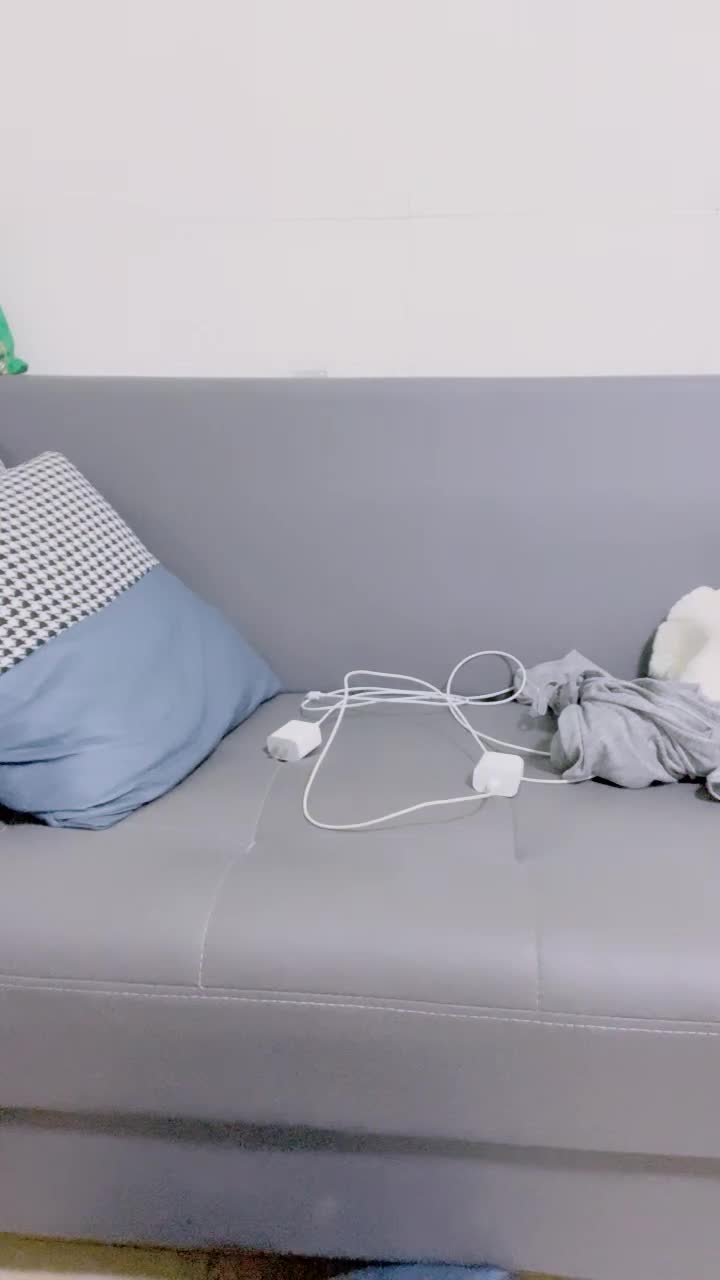 【乐盈】可爱学妹~全裸骚舞~掰穴柔逼~道具自慰~流浆【10V】 (6)