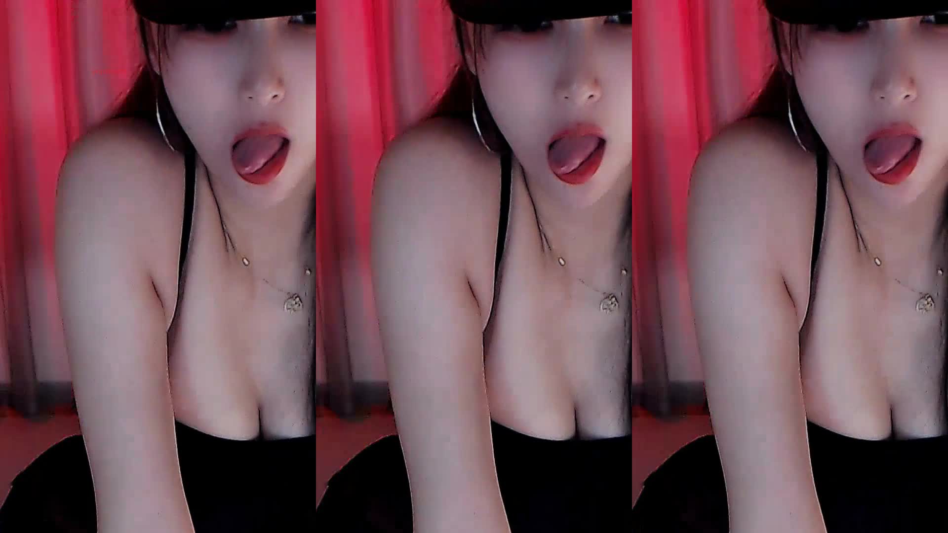 斗鱼主播【Rose肉阿】高价定制 情趣丁字疯狂揉胸欢音坐莲 漏毛艳舞【100V】 (105)