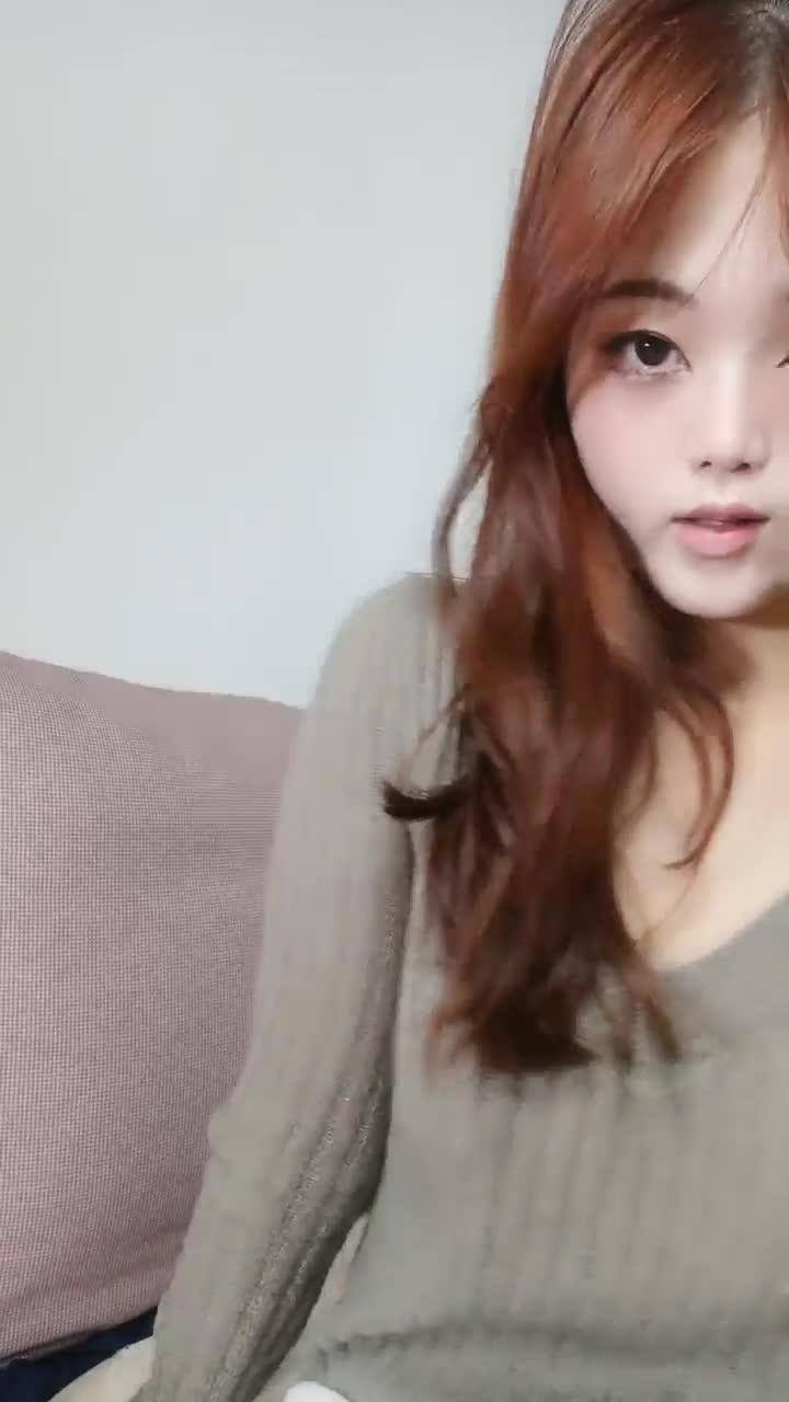 【蓝蓝儿】丝袜大长腿~制服诱惑~道具自慰~裸舞贴屏爆菊【11V】 (8)