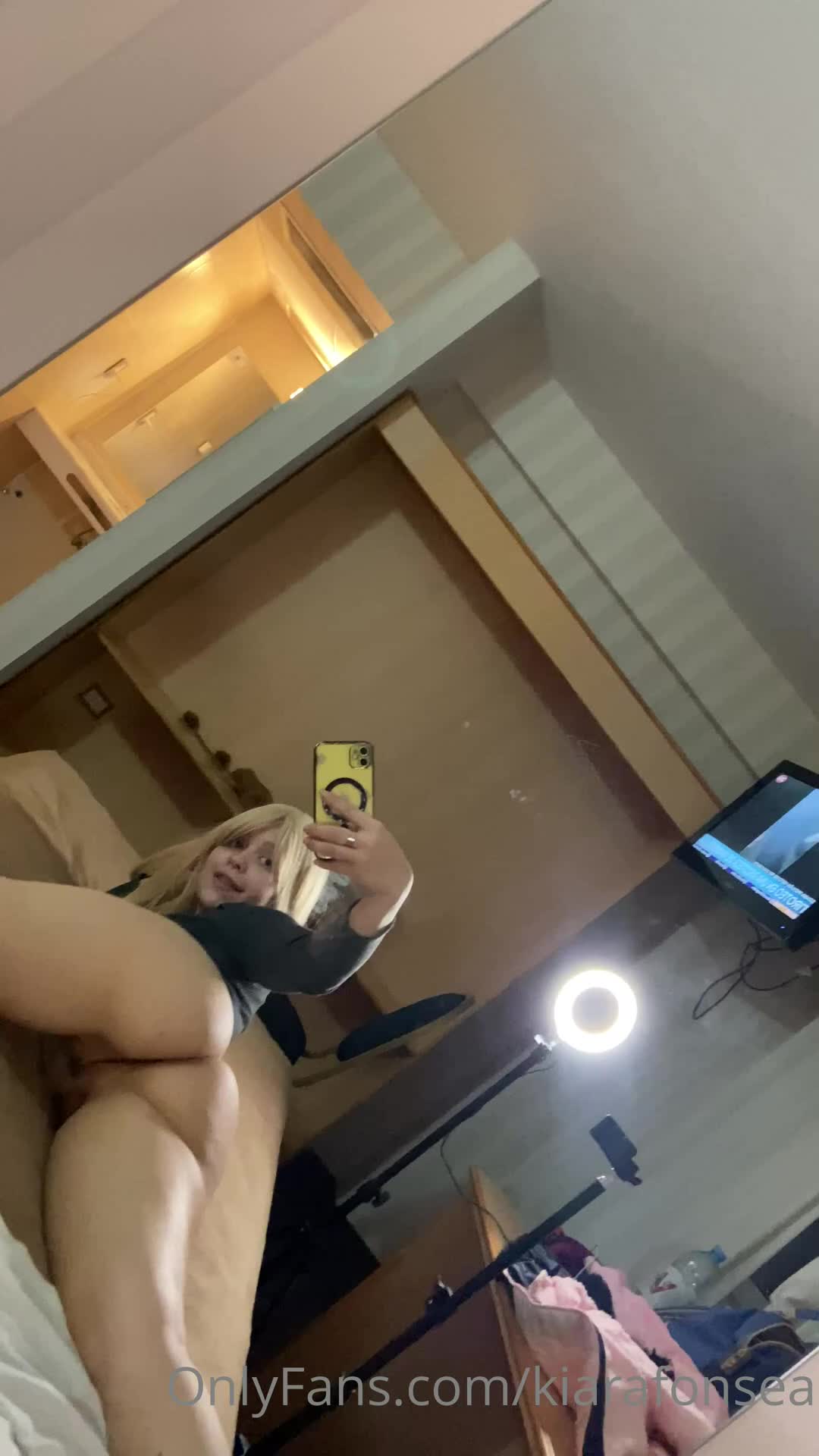 【自整理】戴上乳头链子的小母狗，扒开肥屁股一看，里面是白虎一线天，大肉棒已经饥渴难耐了！【222V】 (24)