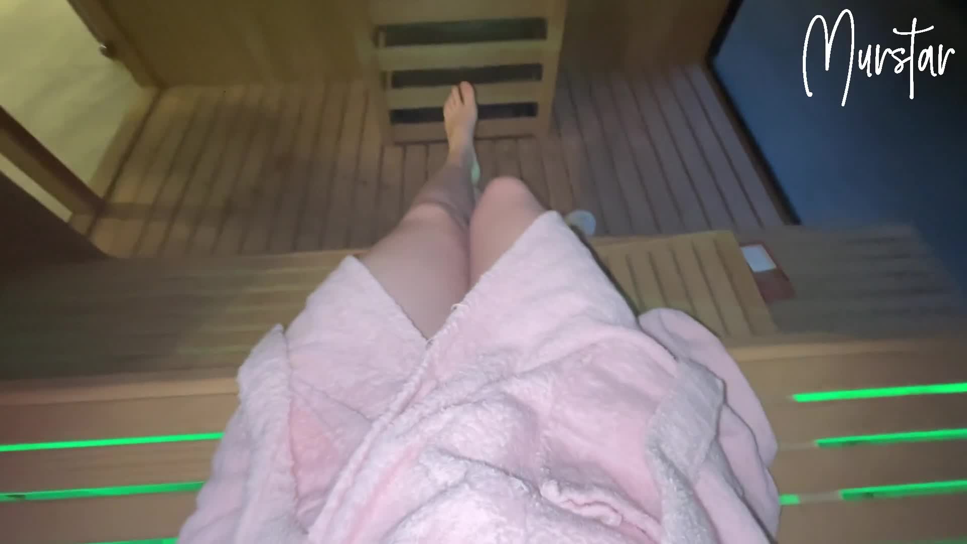 在酒店桑拿的冒险口交.. 我吸陌生人 (ph61f19a0a3c5af)