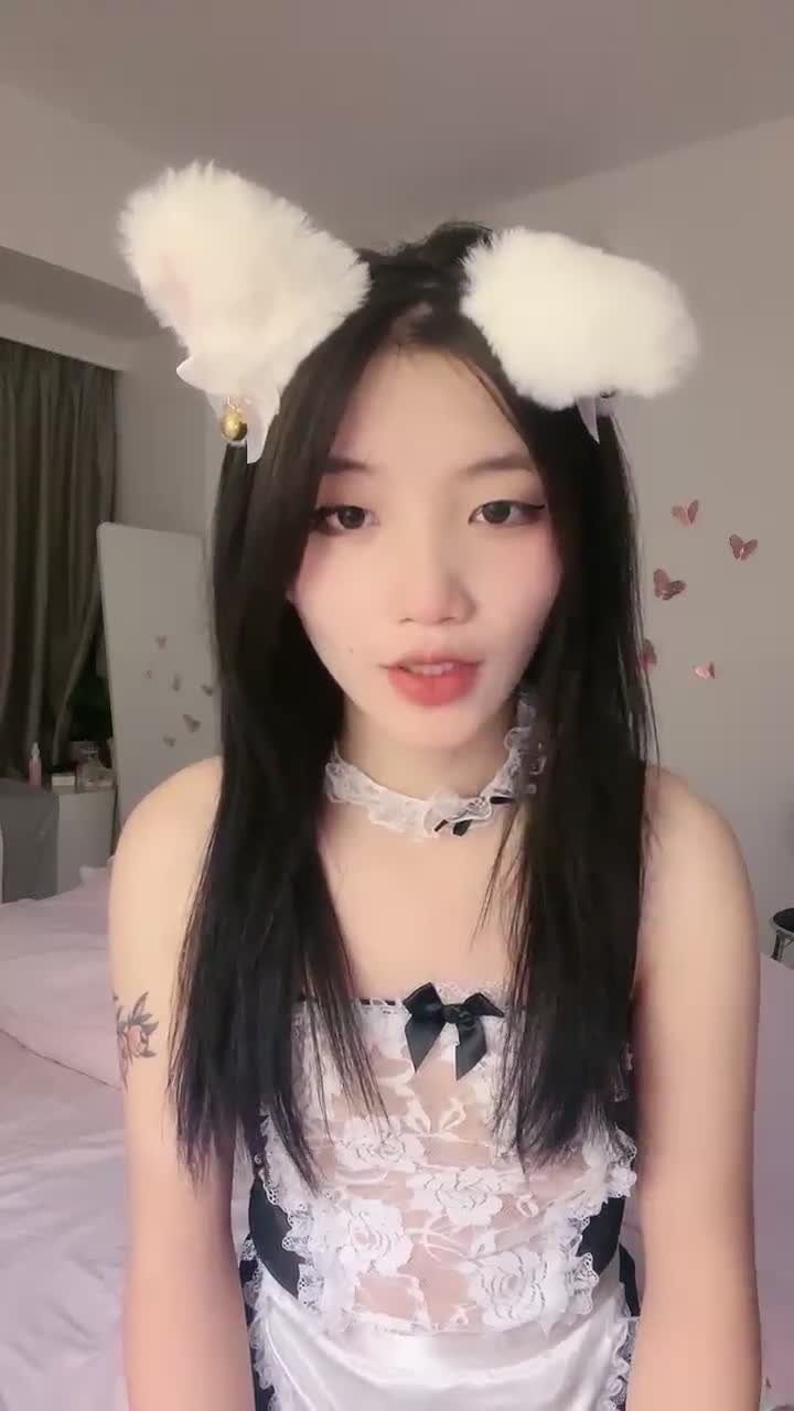 【带小御回家】清纯大学生! 女仆装~掰穴道具自慰~流白浆!【80v】 (35)