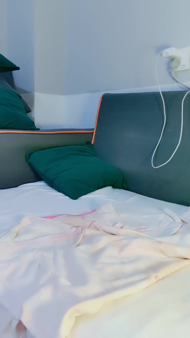 新合集~平台最嫩【18粉嫩少萝】食品级馒头鲍双插惨叫蜜汁不断【11V】 (7)