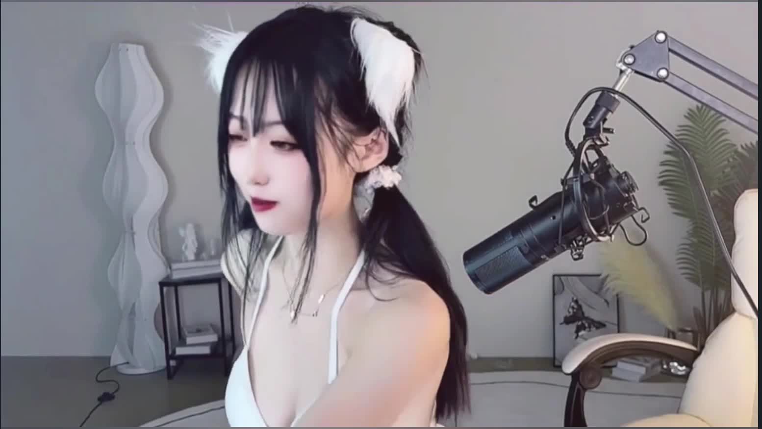 全程露脸 3次脱衣舞裸舞【mmii-mmii 】 跳蛋假J8插逼自慰 乳夹【40v】 (9)