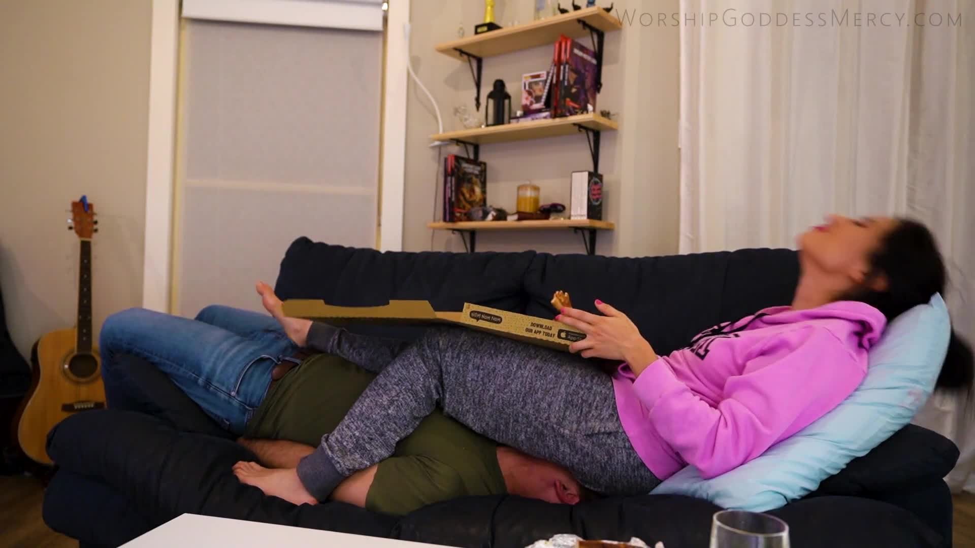 Pizza and Garlic Bread Flavoured Face Farts (Trailer) (ph60daaaf129c3d)