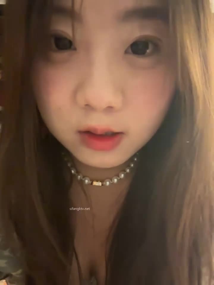 stripchat【Olivia】童颜巨乳! 道具自慰~高潮狂喷水【31v】 (11)