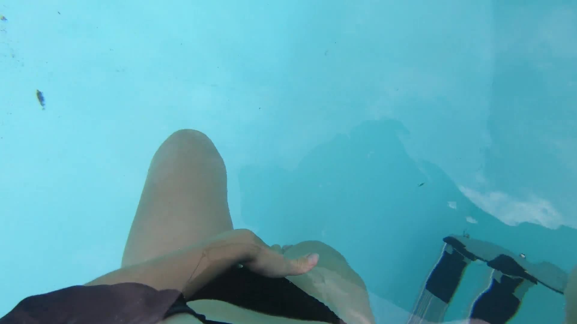 PUBLIC POOL CUM BUT NOBODY SEE HER (ph5efd82af19a20)