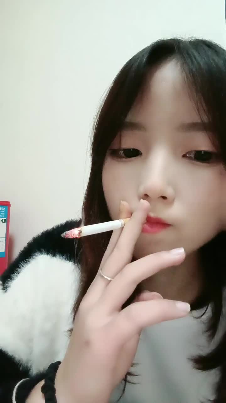 【曦曦不太会】超骚小美女~掰逼抠穴~道具自慰~口交无套啪啪【18v】 (18)