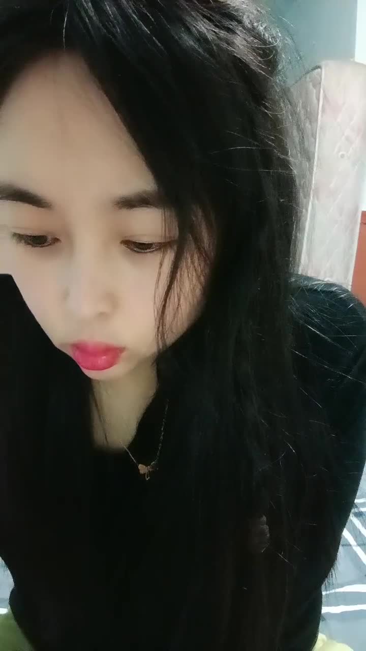 90后单亲妈妈约炮被干【母乳少妇】奶水多~肥臀肥乳【10V】 (5)